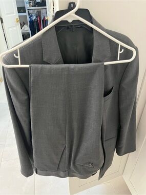 Express Men's Gray Two-Piece Suit - Modern Tailored Fit